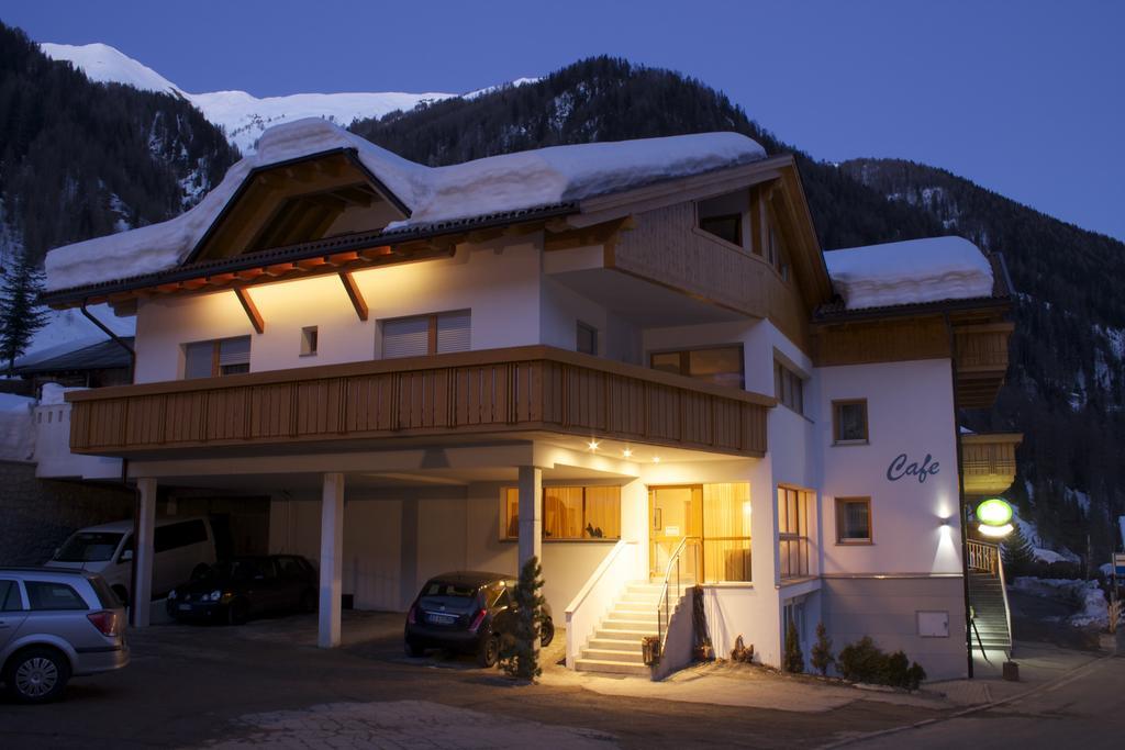 Cafe Schneider Bed and Breakfast Lappago Exterior foto